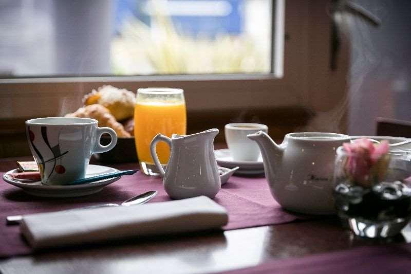 Brit Hotel Rennes Le Castel Restaurant photo
