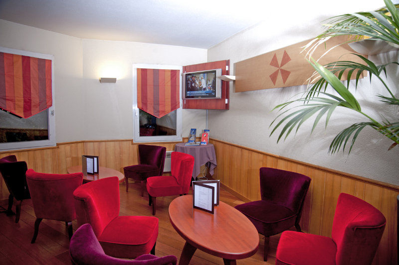 Brit Hotel Rennes Le Castel Exterior photo